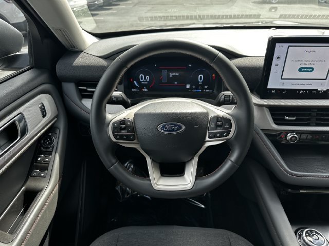Certified 2025 Ford Explorer Active AWD/4WD image 13