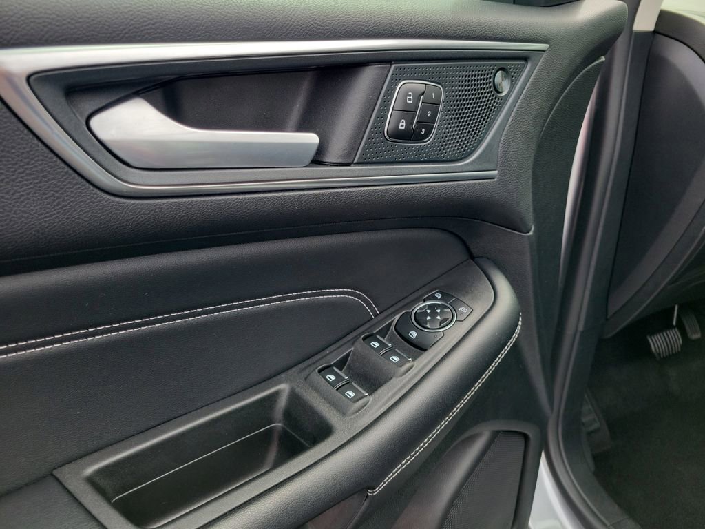 Certified 2024 Ford Edge Titanium image 20