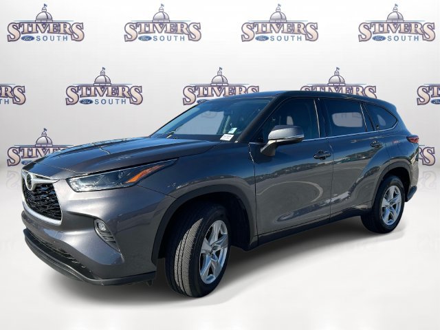 Used 2021 Toyota Highlander LE FWD image 7