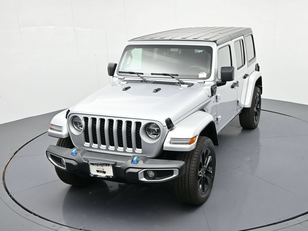 Used 2022 Jeep Wrangler Unlimited Sahara w/ Cold Weather Group AWD/4WD image 24