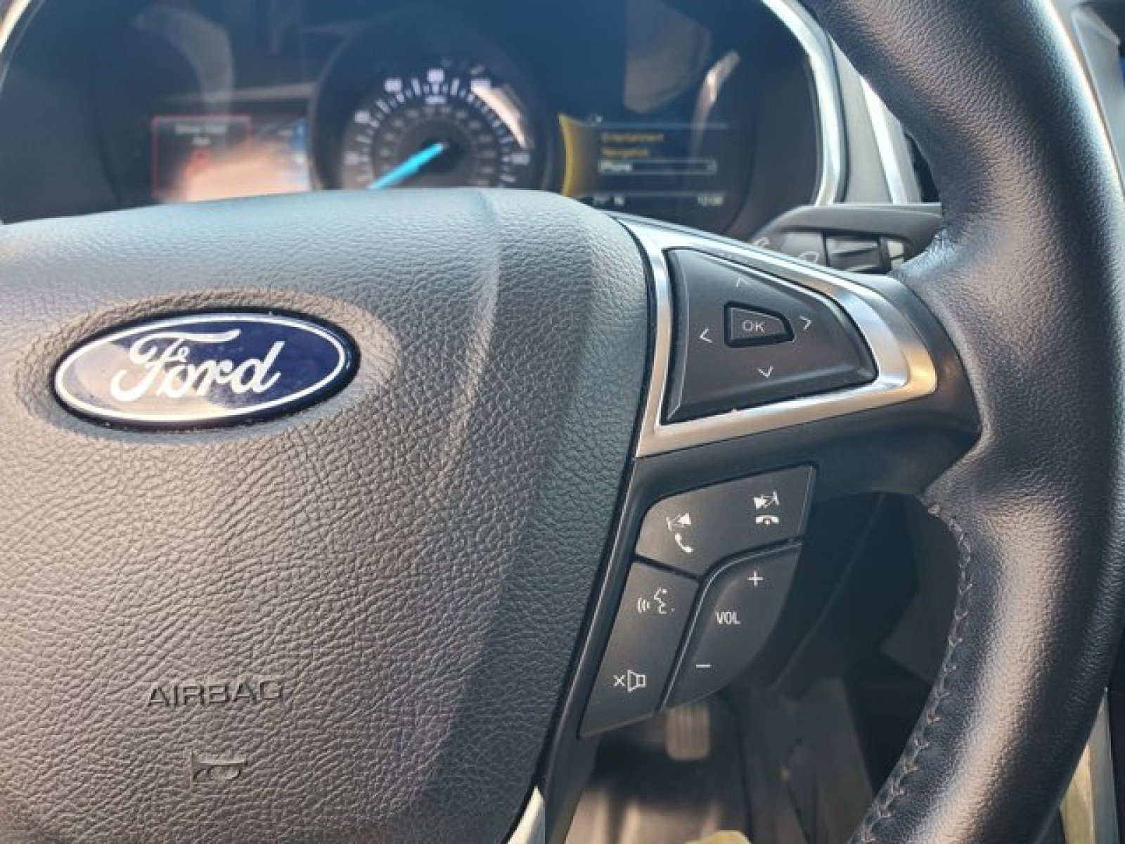 Certified 2019 Ford Edge Titanium image 18