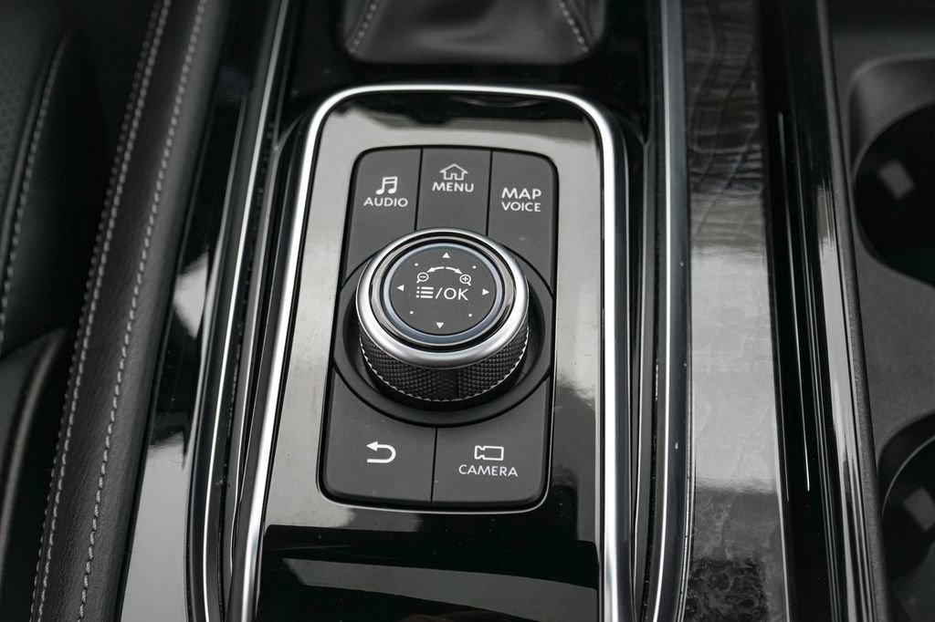 Used 2024 INFINITI QX80 Sensory AWD/4WD image 16