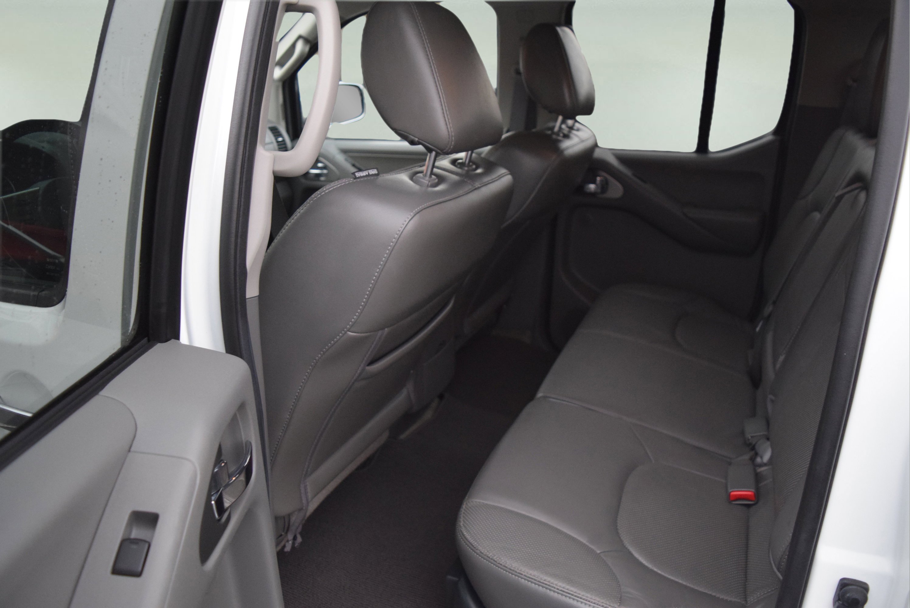 Used 2017 Nissan Frontier SL image 10