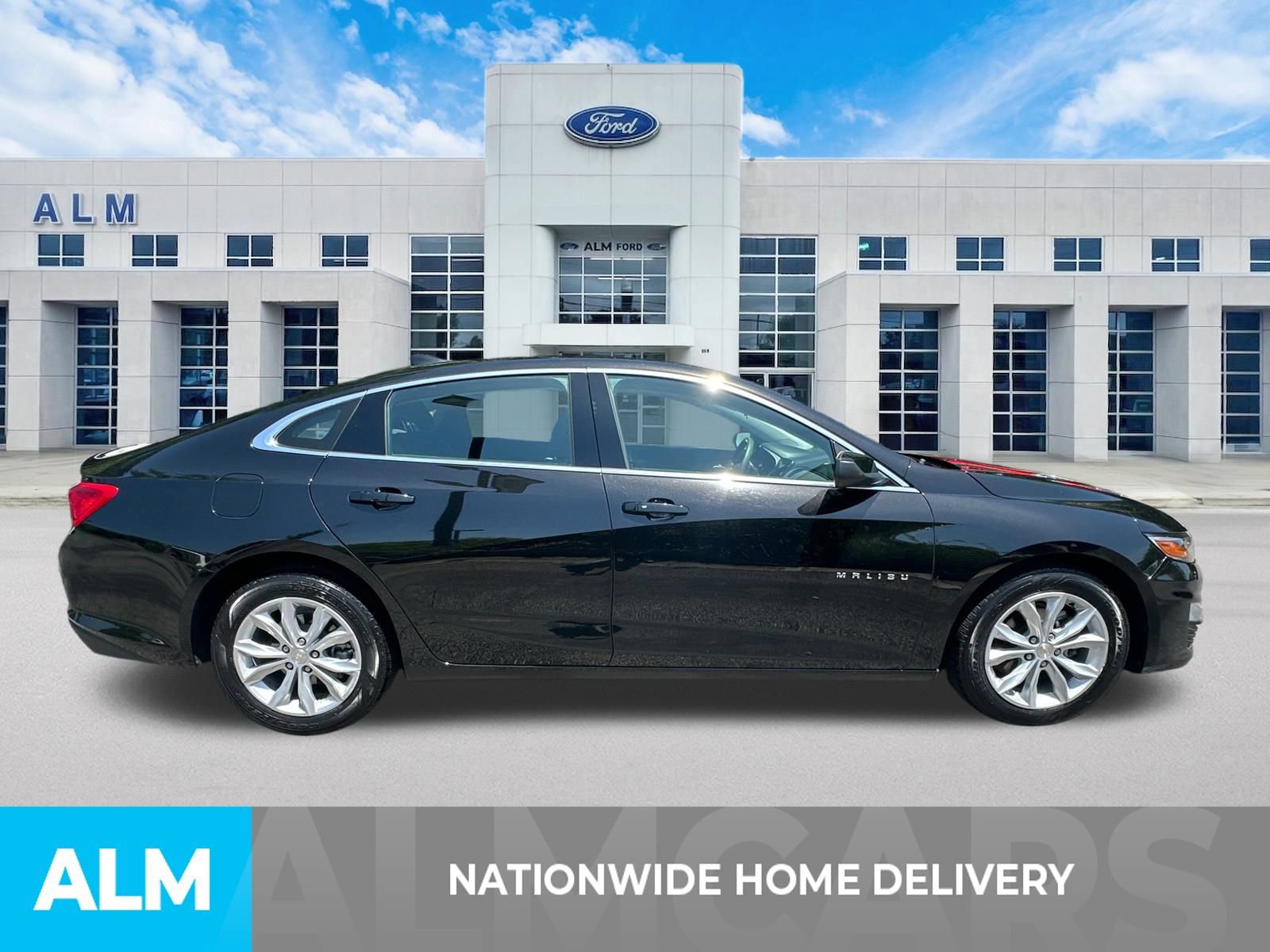 Used 2025 Chevrolet Malibu LT FWD image 4
