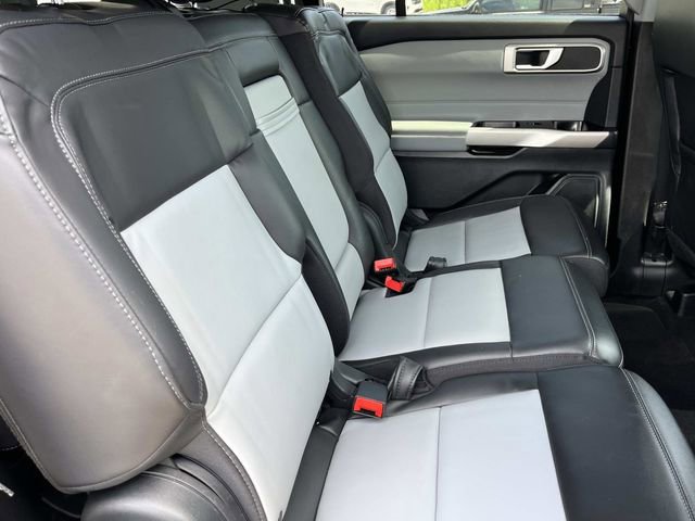Certified 2023 Ford Explorer XLT w/ Equipment Group 202A AWD/4WD image 27