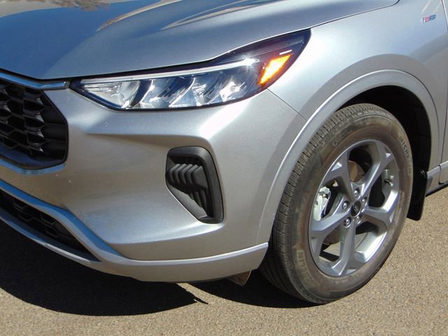 Certified 2023 Ford Escape ST-Line w/ Tech Pack #1 AWD/4WD image 2