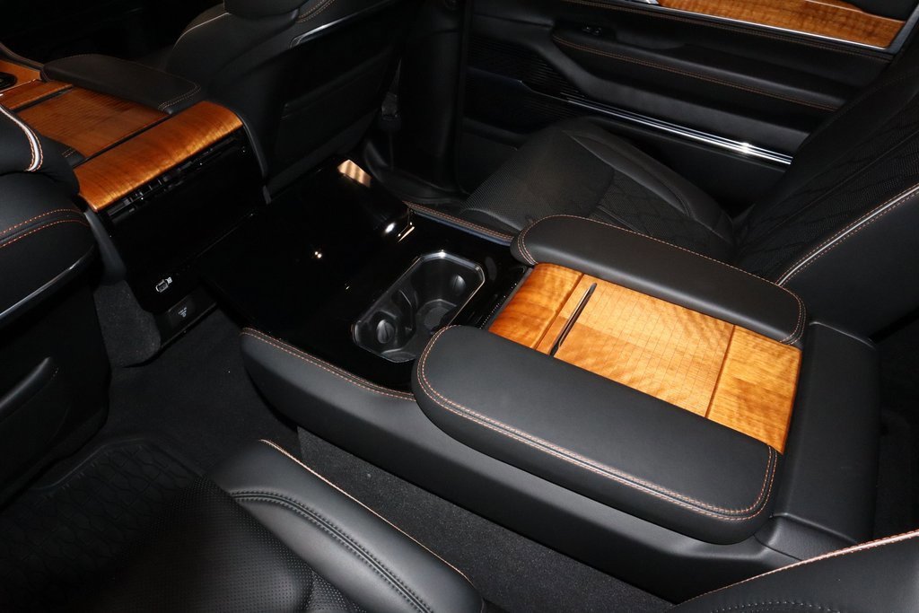 Used 2022 Jeep Grand Wagoneer Series III image 21