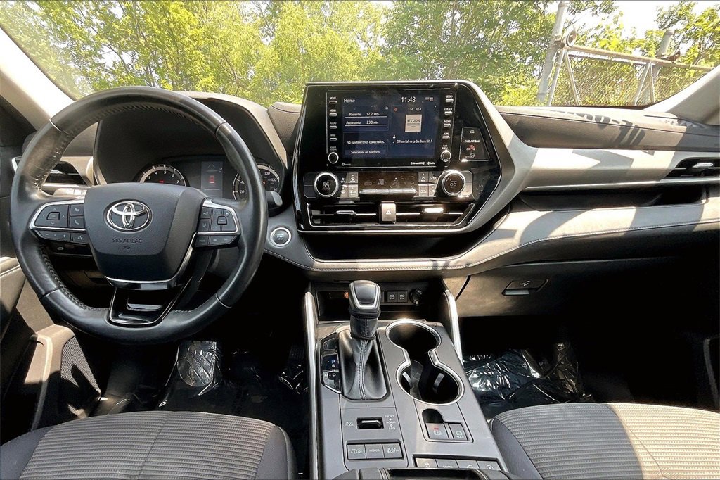 Used 2021 Toyota Highlander LE image 15