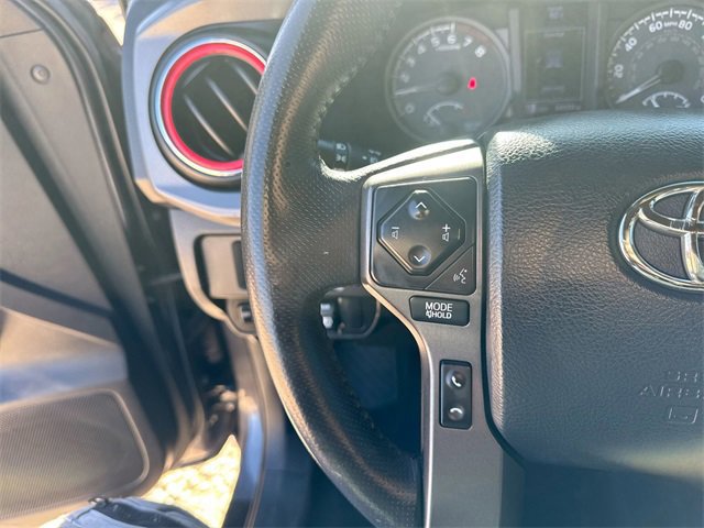 Used 2017 Toyota Tacoma TRD Off-Road image 31