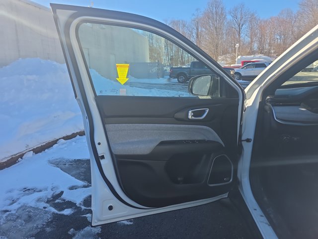 Used 2023 Jeep Compass Latitude w/ Sun and Sound Group image 23