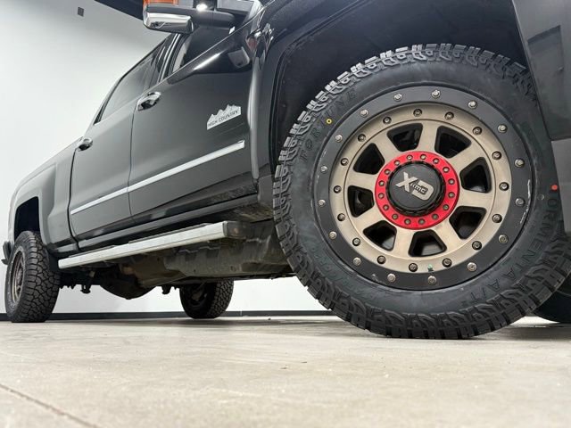 Used 2019 Chevrolet Silverado 2500 High Country w/ Duramax Plus Package image 3