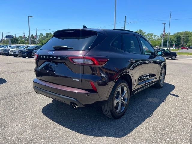 Certified 2023 Ford Escape ST-Line w/ Tech Pack #1 AWD/4WD image 4