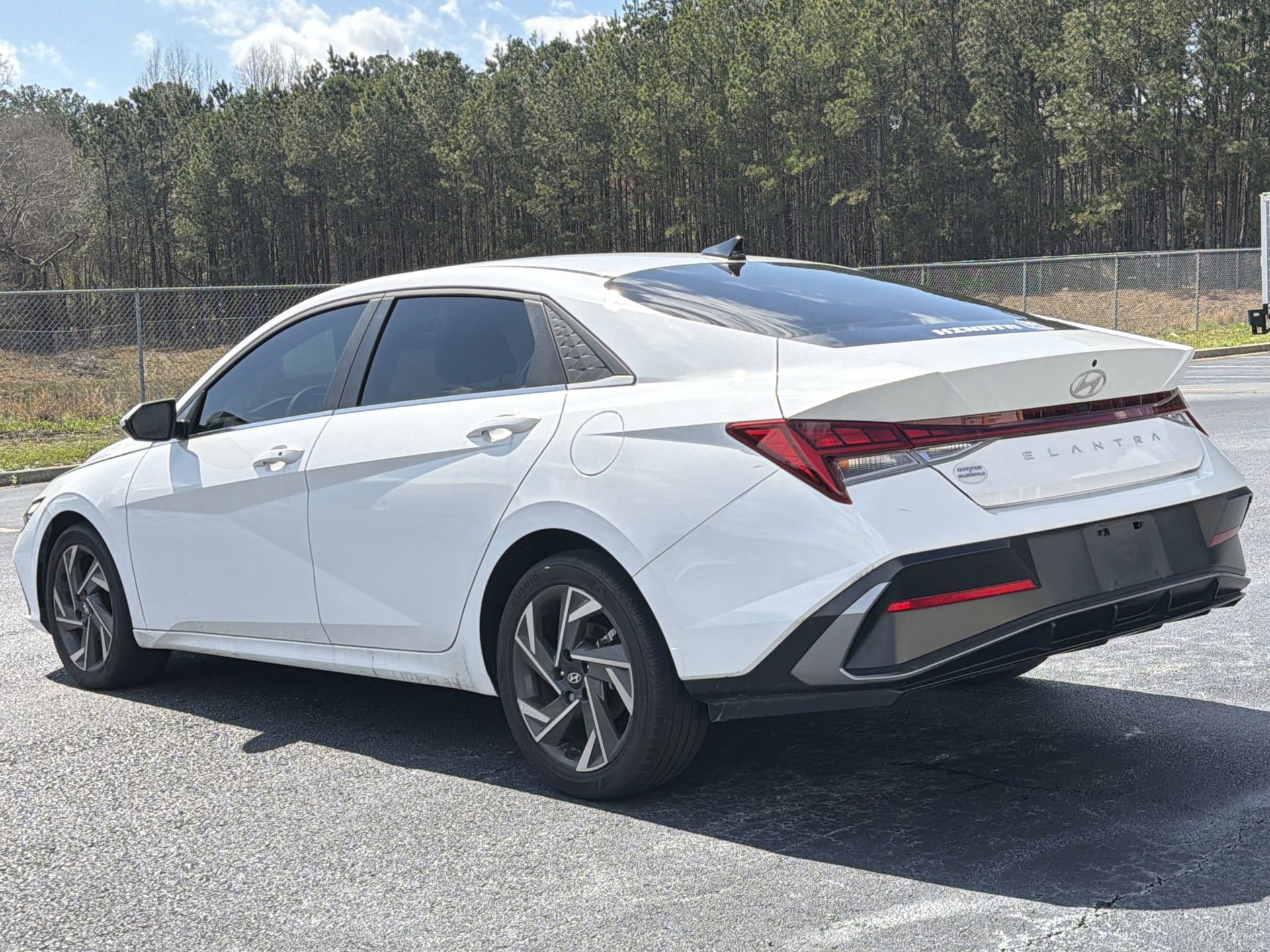 Used 2024 Hyundai Elantra SEL w/ Convenience Package image 5