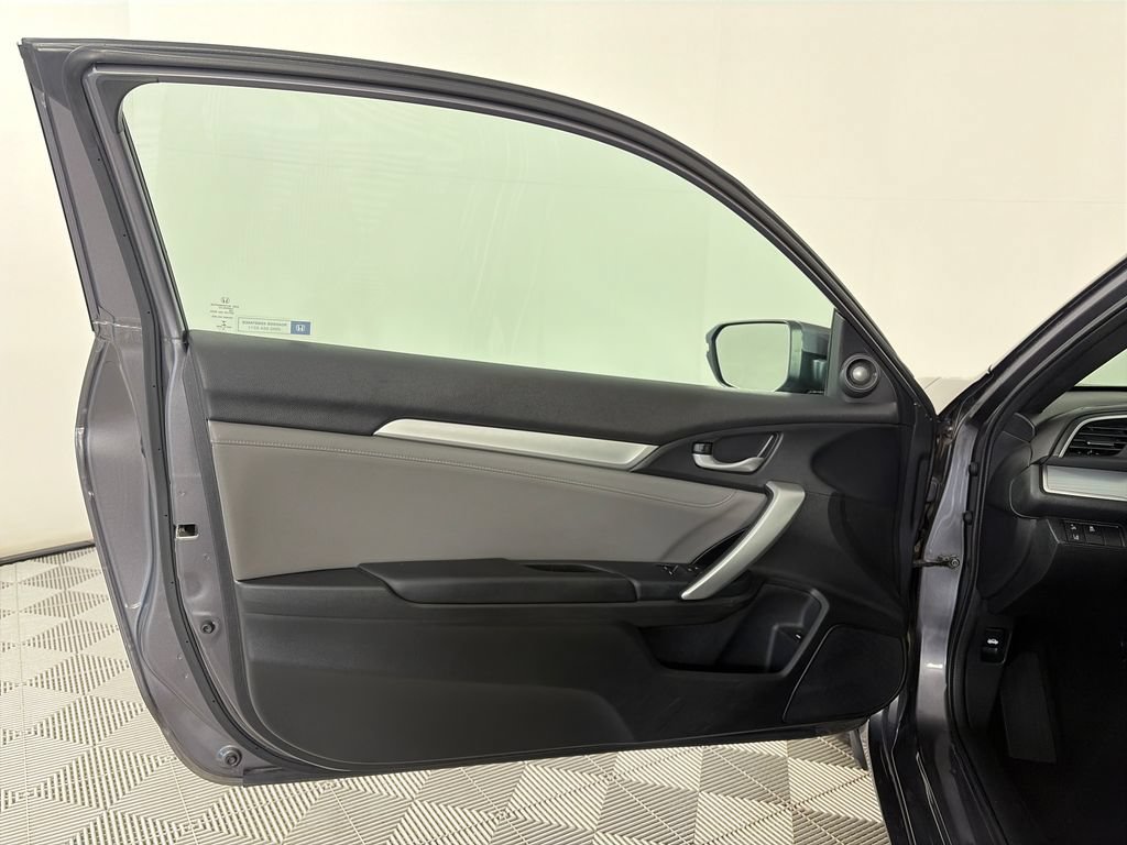 Used 2017 Honda Civic Touring image 10