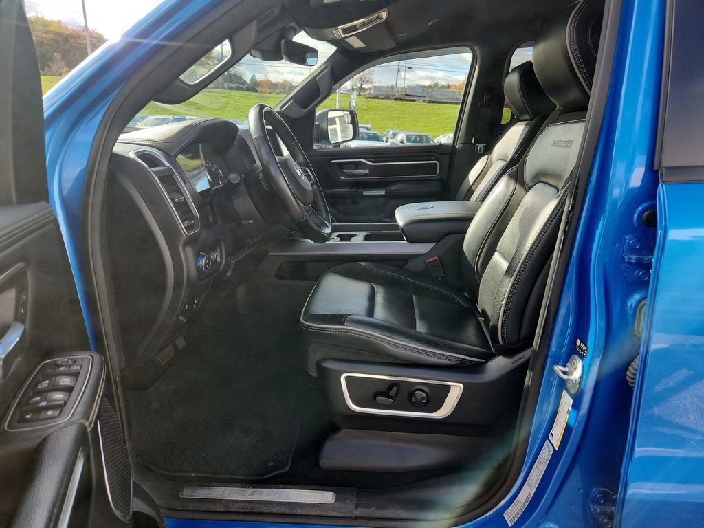 Used 2022 RAM 1500 Laramie w/ Sport Appearance Package image 9