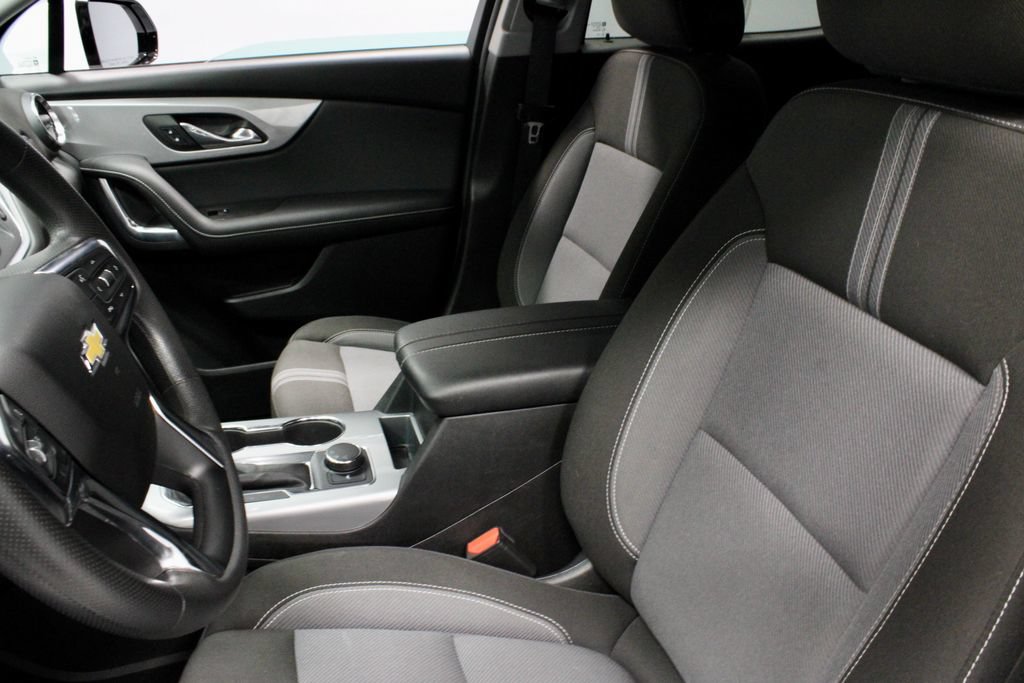 Used 2025 Chevrolet Blazer LT FWD image 24