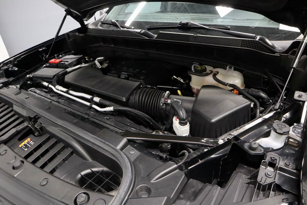Used 2023 Chevrolet Silverado 1500 LT AWD/4WD image 18