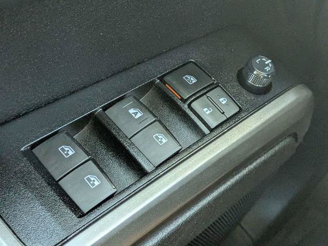 Used 2022 Toyota Tacoma SR5 RWD image 23