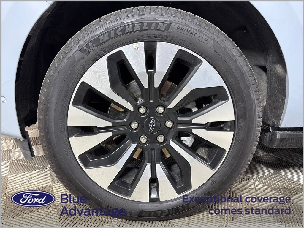 Certified 2025 Ford Expedition Platinum w/ Driver's Package AWD/4WD image 13