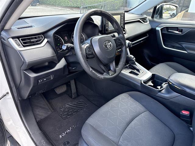 Used 2020 Toyota RAV4 XLE FWD image 25