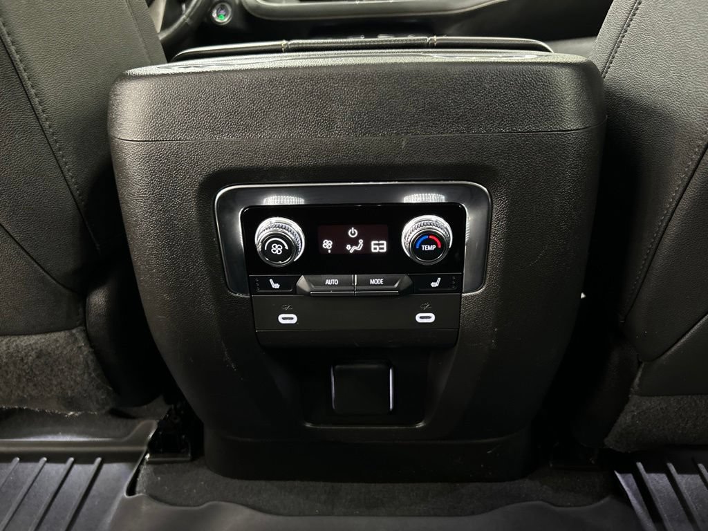 Used 2023 GMC Yukon XL AT4 w/ AT4 Premium Package AWD/4WD image 31