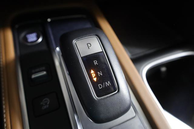Used 2023 INFINITI QX60 Sensory w/ Vision Package AWD/4WD image 25