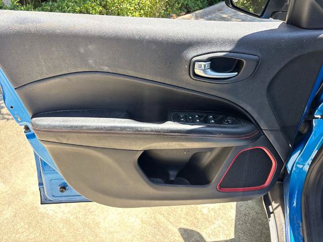 Used 2018 Jeep Compass Trailhawk w/ Popular Equipment Group AWD/4WD image 16