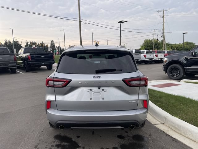 Certified 2024 Ford Escape ST-Line AWD/4WD image 4