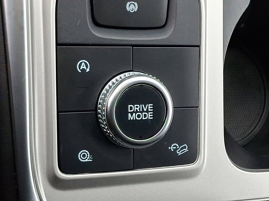 Certified 2024 Ford Explorer XLT w/ Equipment Group 202A image 25