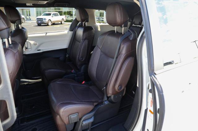 Used 2021 Toyota Sienna Platinum FWD image 21