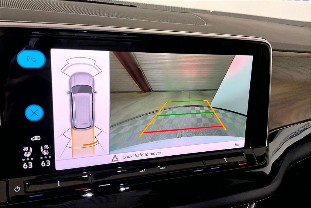 Used 2025 Volkswagen Atlas SE FWD image 17