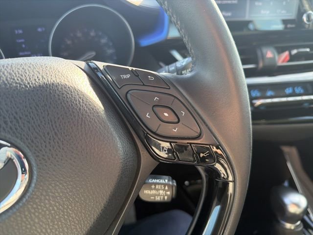 Used 2020 Toyota C-HR XLE image 32