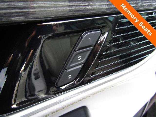 Used 2022 Jeep Wagoneer Series II AWD/4WD image 6