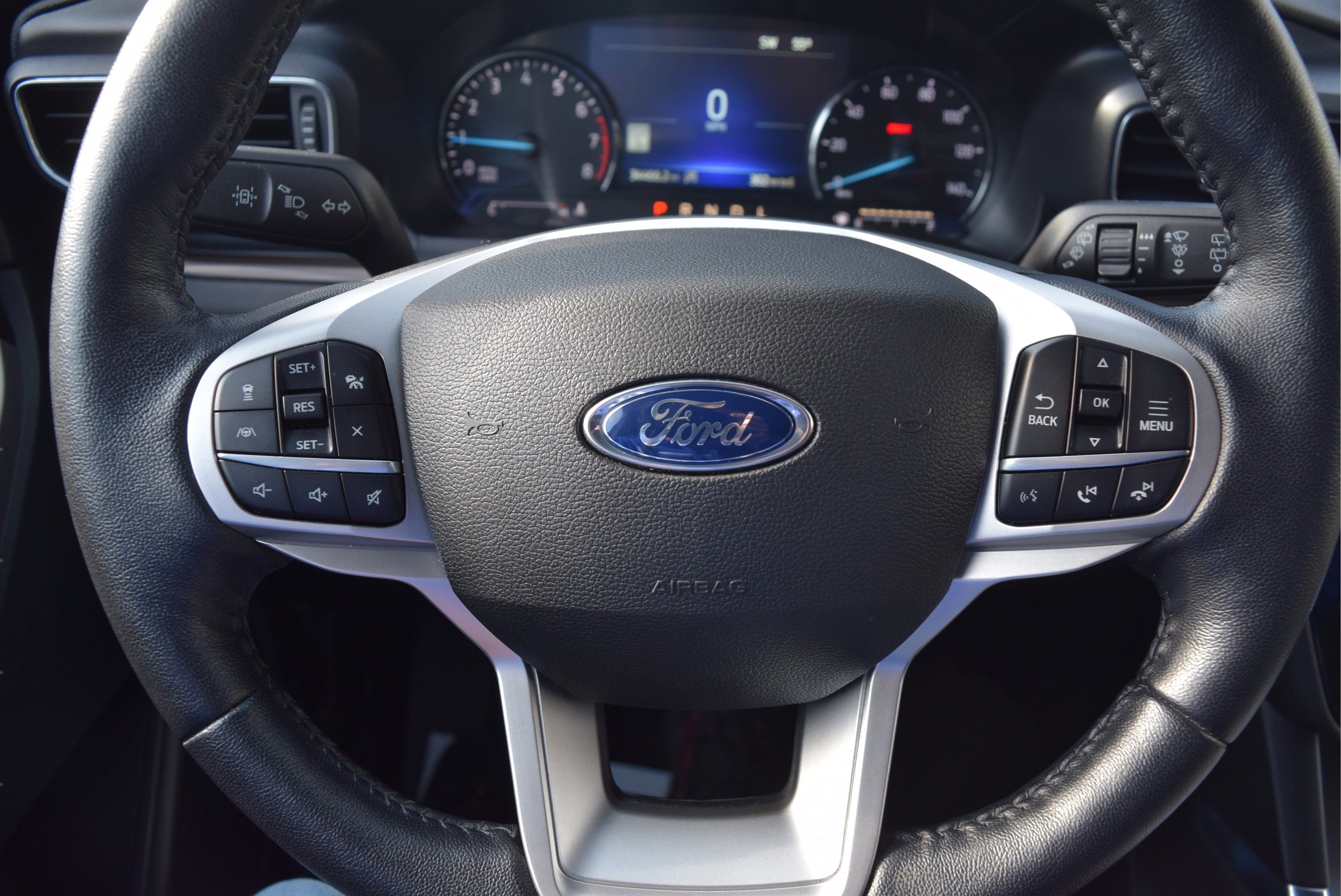 Certified 2022 Ford Explorer Limited AWD/4WD image 10
