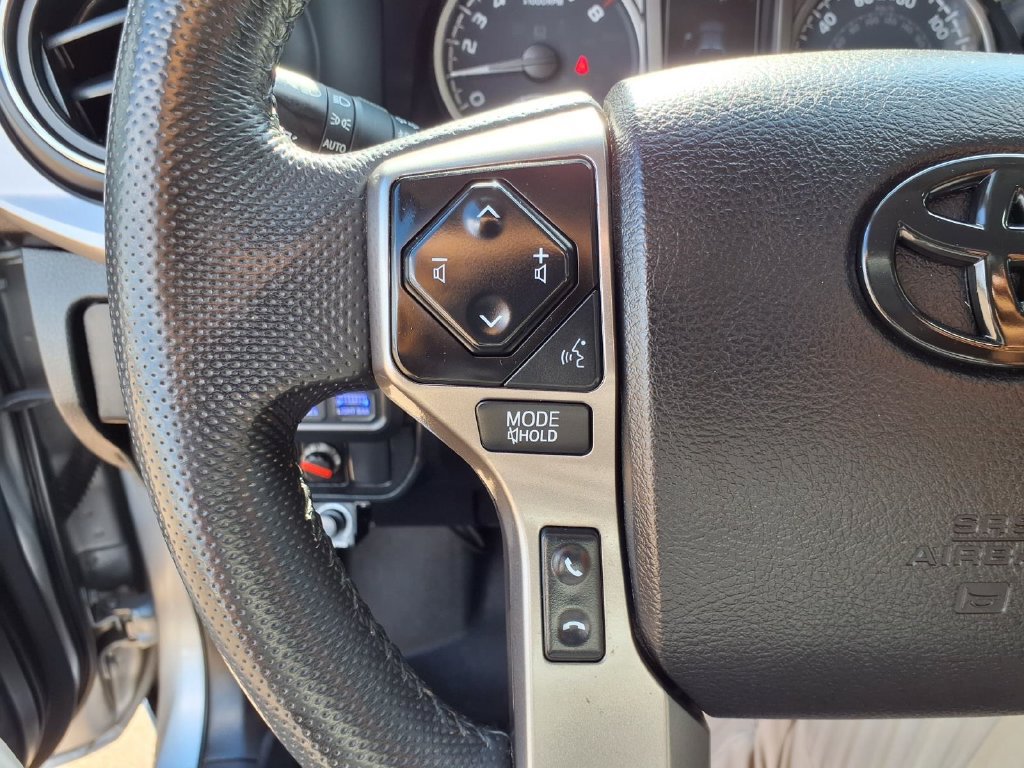 Used 2022 Toyota Tacoma SR5 w/ Technology Package AWD/4WD image 17