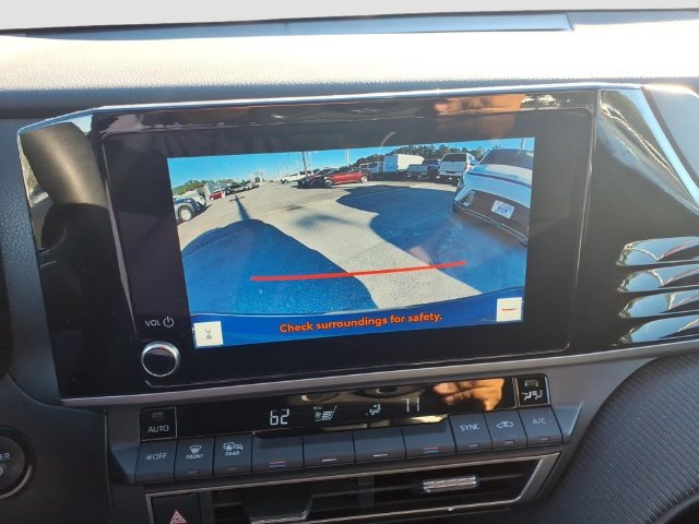 Used 2025 Toyota Camry SE FWD image 21