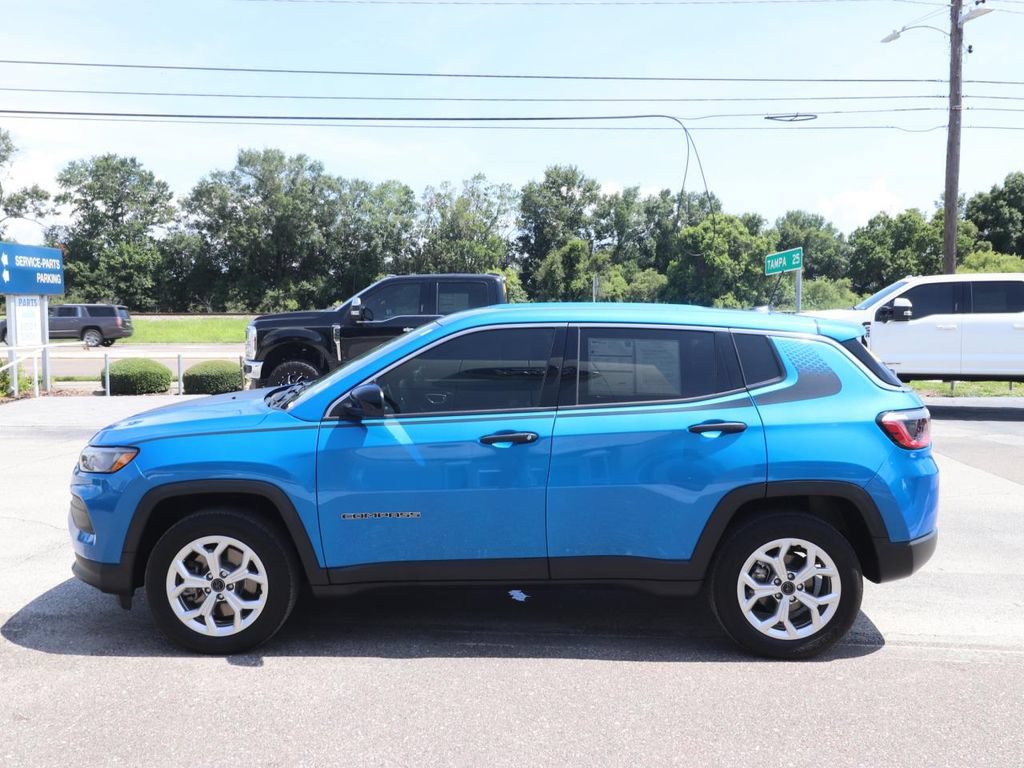 Used 2025 Jeep Compass Sport w/ Mopar Graphics Package AWD/4WD image 8