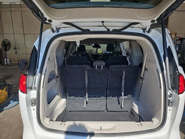 Used 2023 Chrysler Voyager LX FWD image 12
