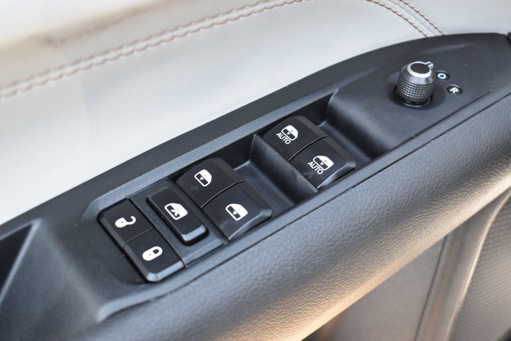 Used 2025 Jeep Compass Limited AWD/4WD image 28