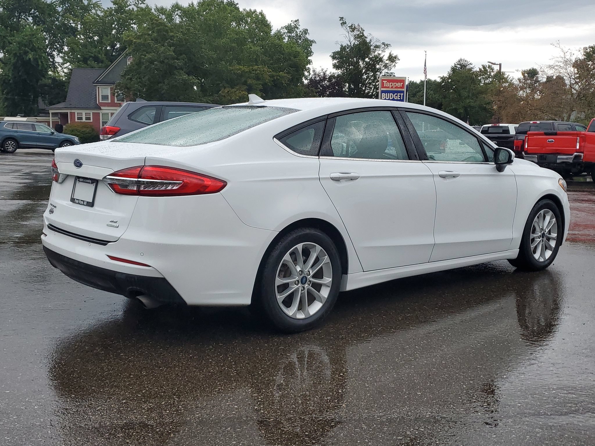 Certified 2019 Ford Fusion SE FWD image 4