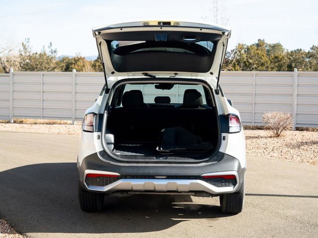 Used 2023 Kia Sportage LX image 11