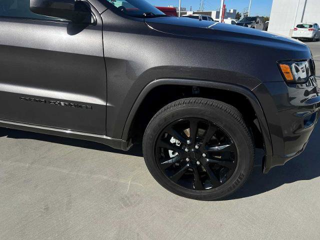 Used 2021 Jeep Grand Cherokee Laredo X image 9