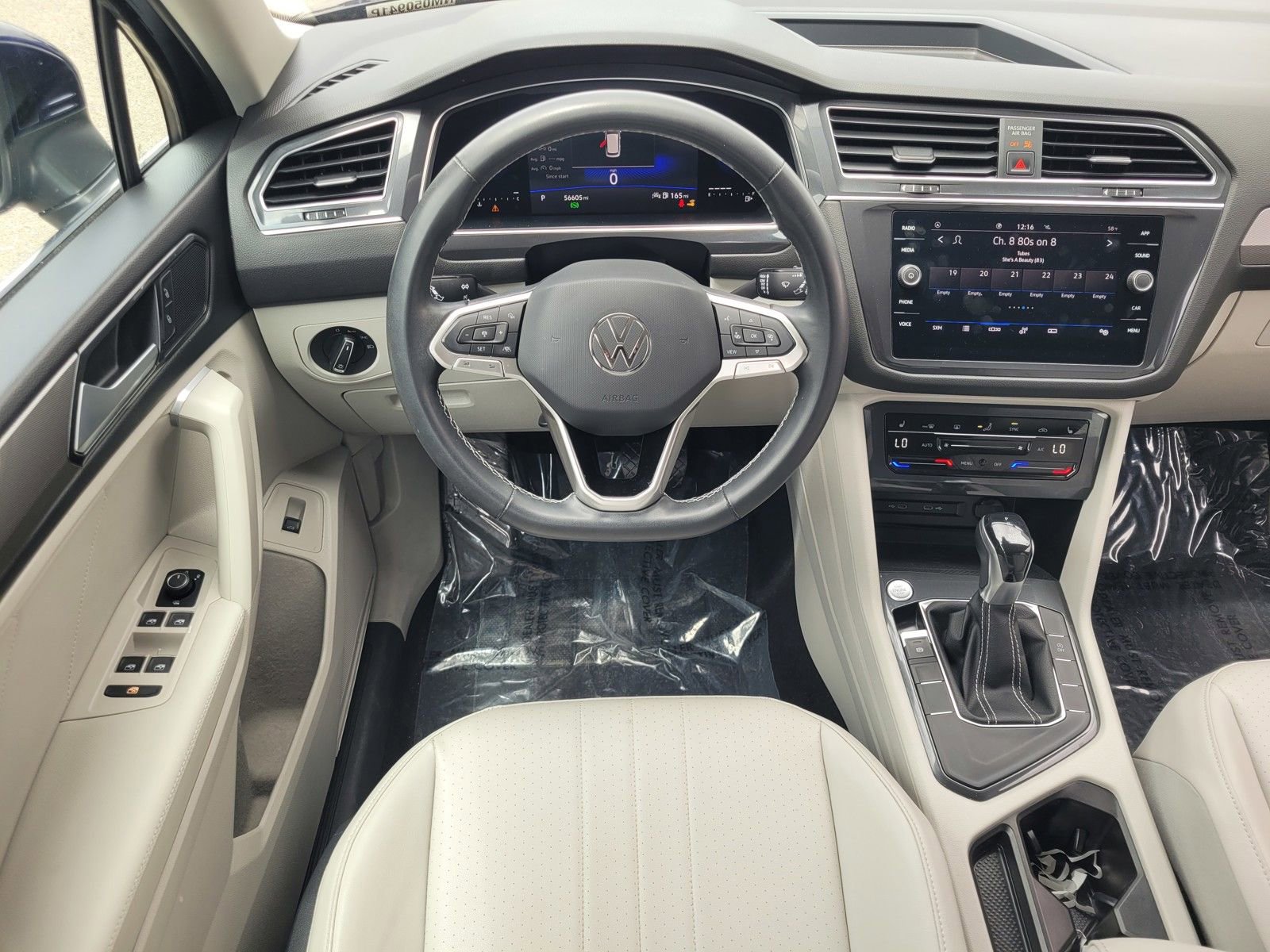 Used 2022 Volkswagen Tiguan SE FWD image 11