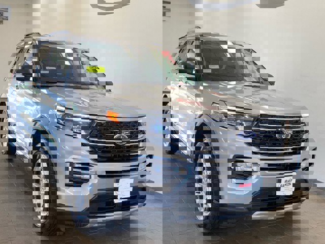 Certified 2021 Ford Explorer XLT w/ Equipment Group 202A image 2
