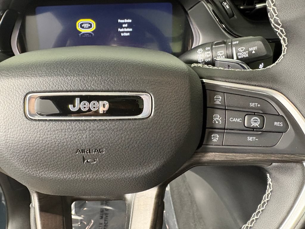 Used 2026 Jeep Grand Cherokee Limited AWD/4WD image 23