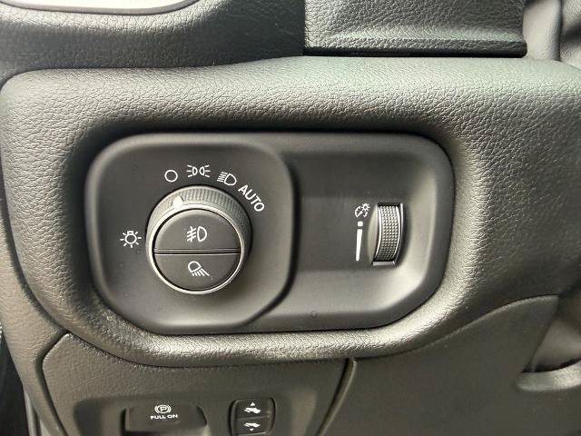 Used 2025 RAM 1500 Big Horn AWD/4WD image 38