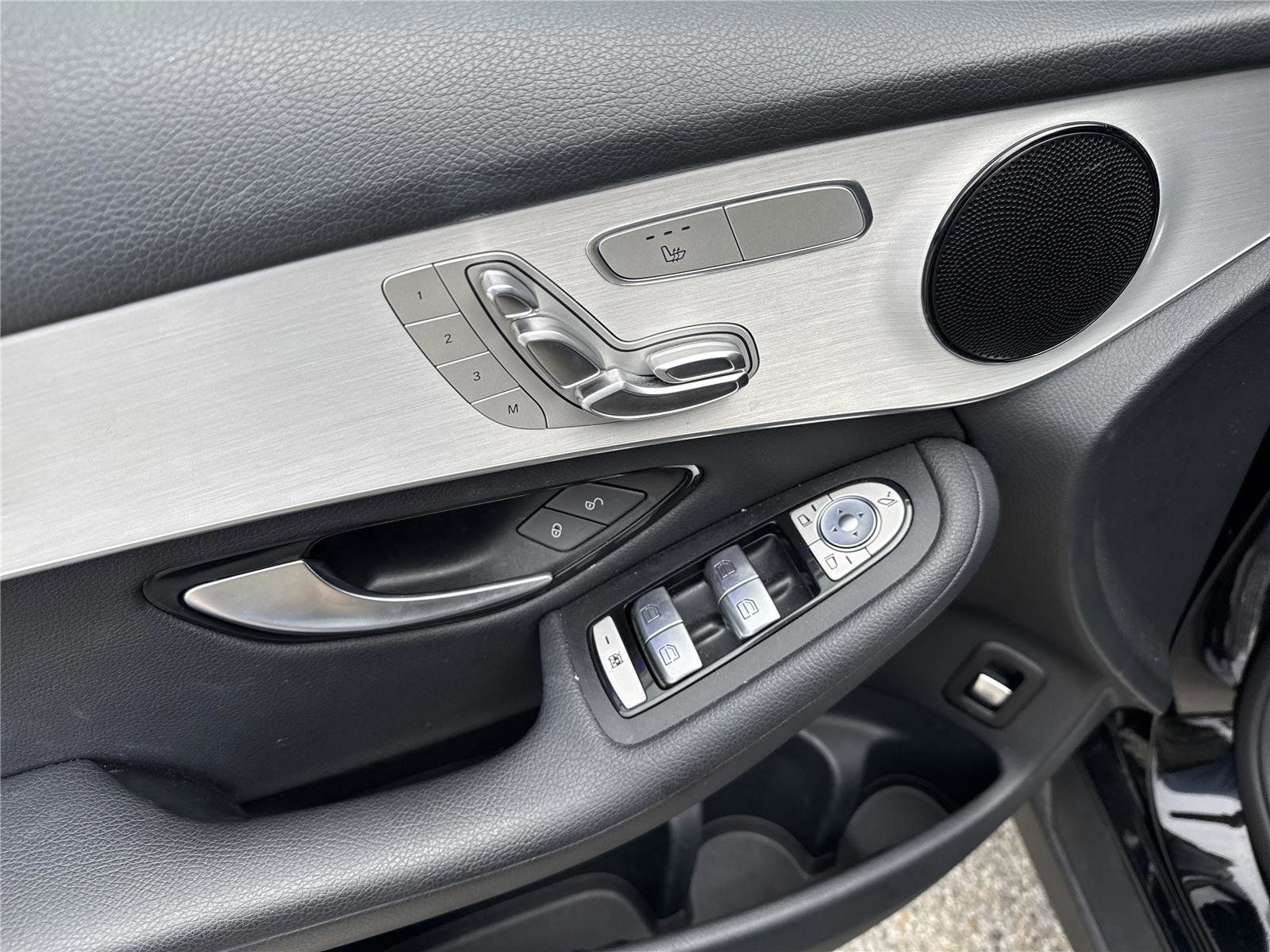 Used 2021 Mercedes-Benz GLC 300 image 24