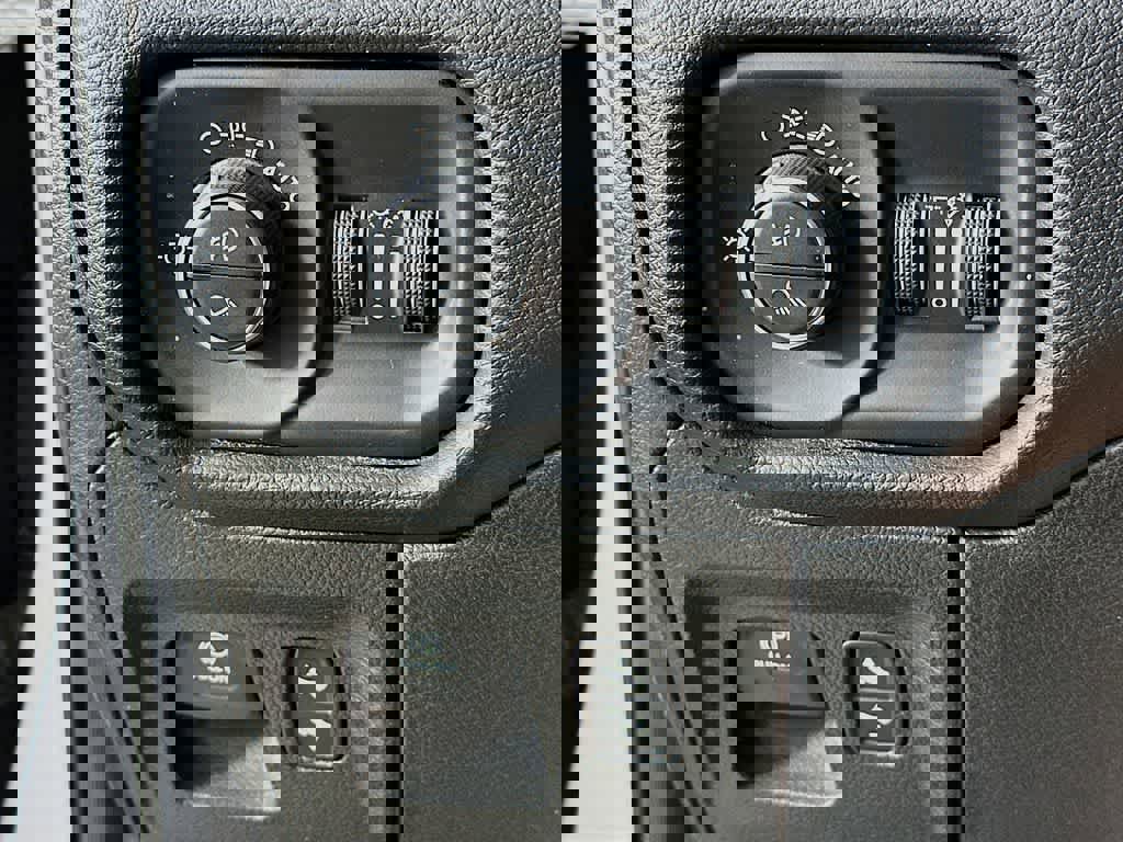 Used 2020 RAM 1500 Laramie w/ Off Road Group image 26