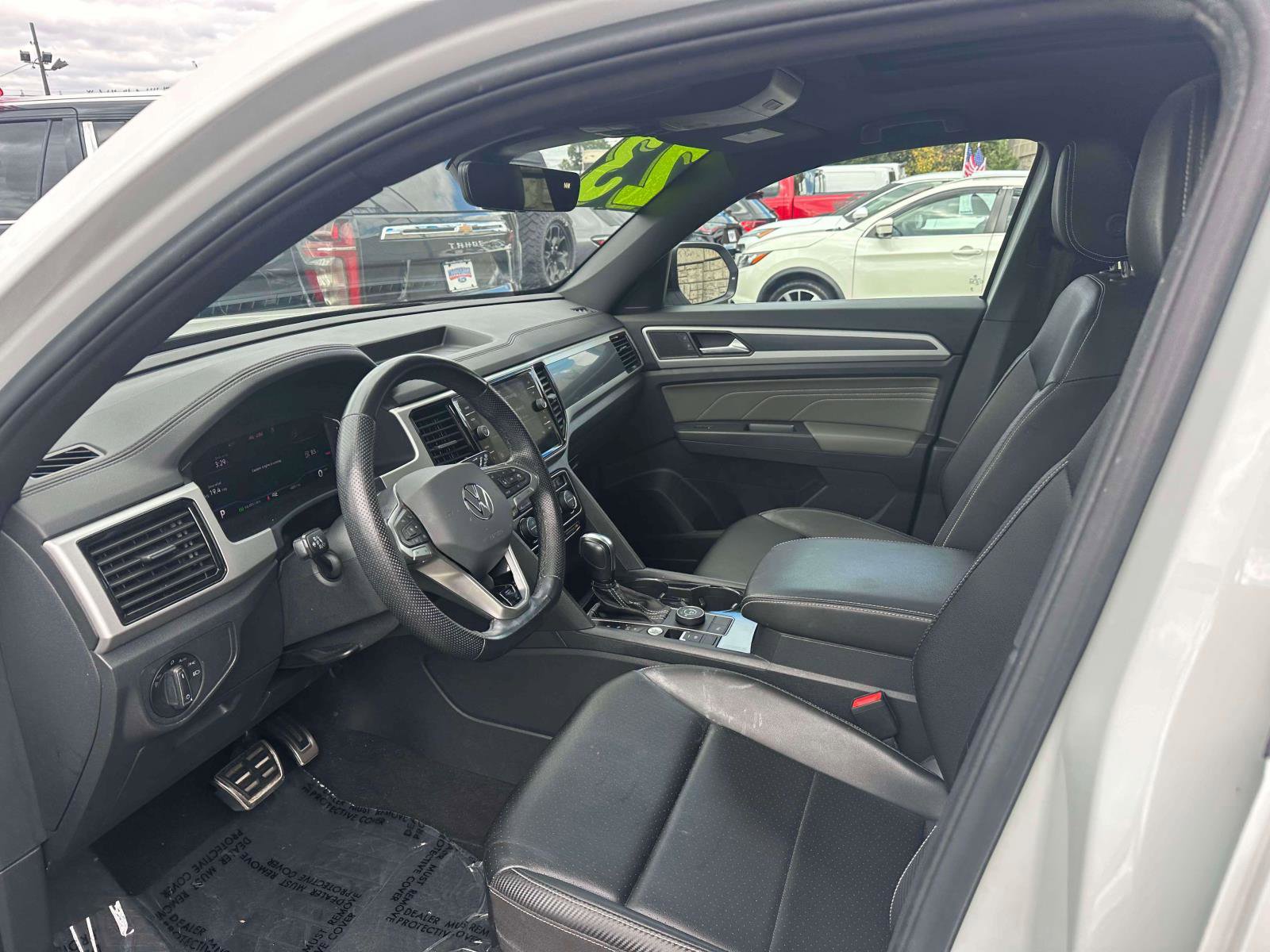 Used 2023 Volkswagen Atlas Cross Sport SEL R-Line image 14