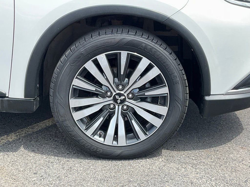 Used 2019 Mitsubishi Outlander ES image 22